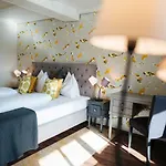 Lindenhof Hotel 4*